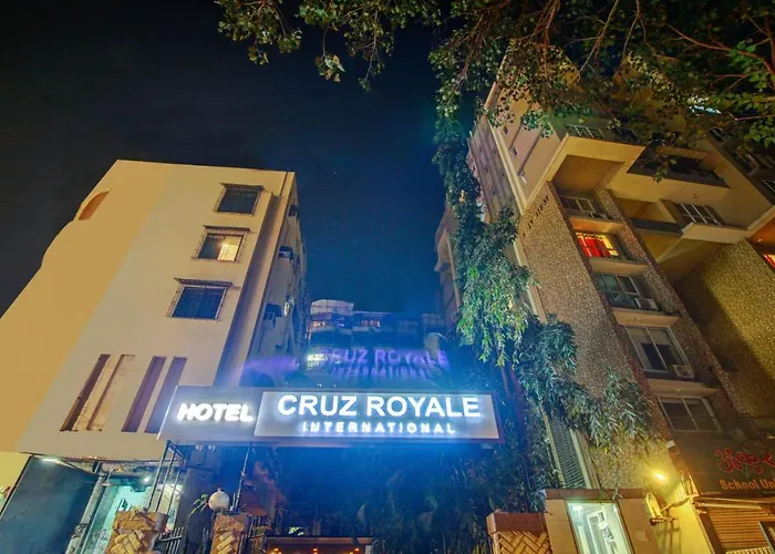 Treebo Cruz Royale Santacruz WestAirport Hotel